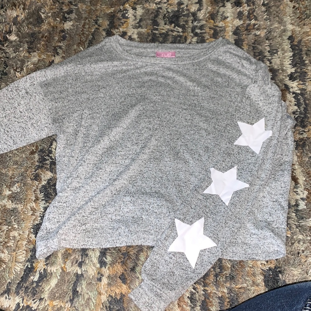 grey cropped top sweater